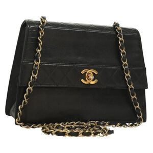 ✅AUTH✅CHANEL LAMBSKIN SHOULDER/ CROSSBODY BAG